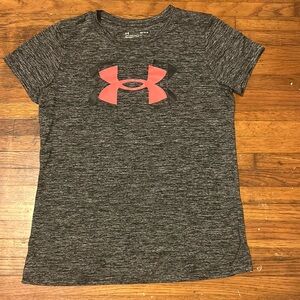 Gray Under Armor shirt